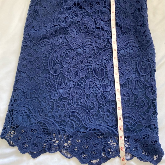 Blue lace pencil skirt - Picture 2 of 5